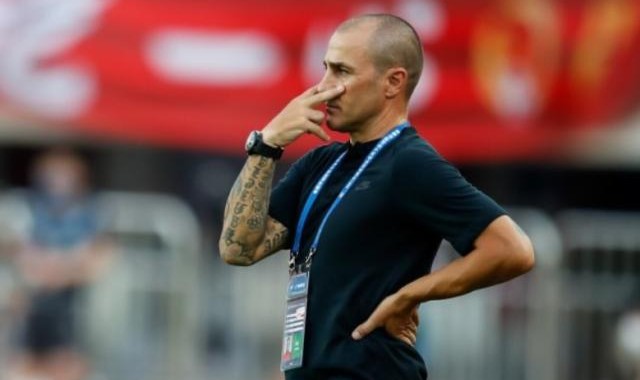 半岛体育官方网站-5球大胜难掩一漏洞 广州队防线顽疾让卡帅也无奈