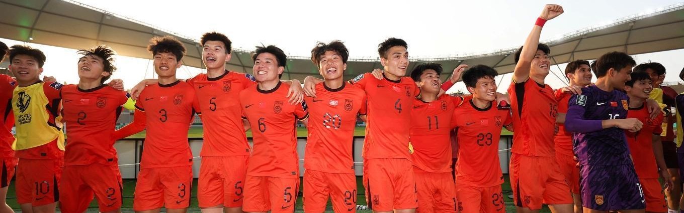 半岛体育APP-苏东：今晚U23国足不要打对攻，要贯彻大脚加身体&amp;amp;二点加定位