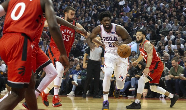 半岛体育官方网站-范弗里特：小加是我最喜欢的队友之一 他对恩比德的防守很棒