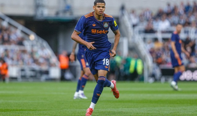 半岛体育APP-奔袭破门！奥苏拉对阵曼联创造本赛季英超前锋最高速度纪录