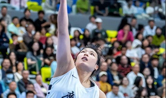 半岛体育APP-WCBA杯赛曝出大冷门，头号热门输球垫底，四川女篮登顶积分榜